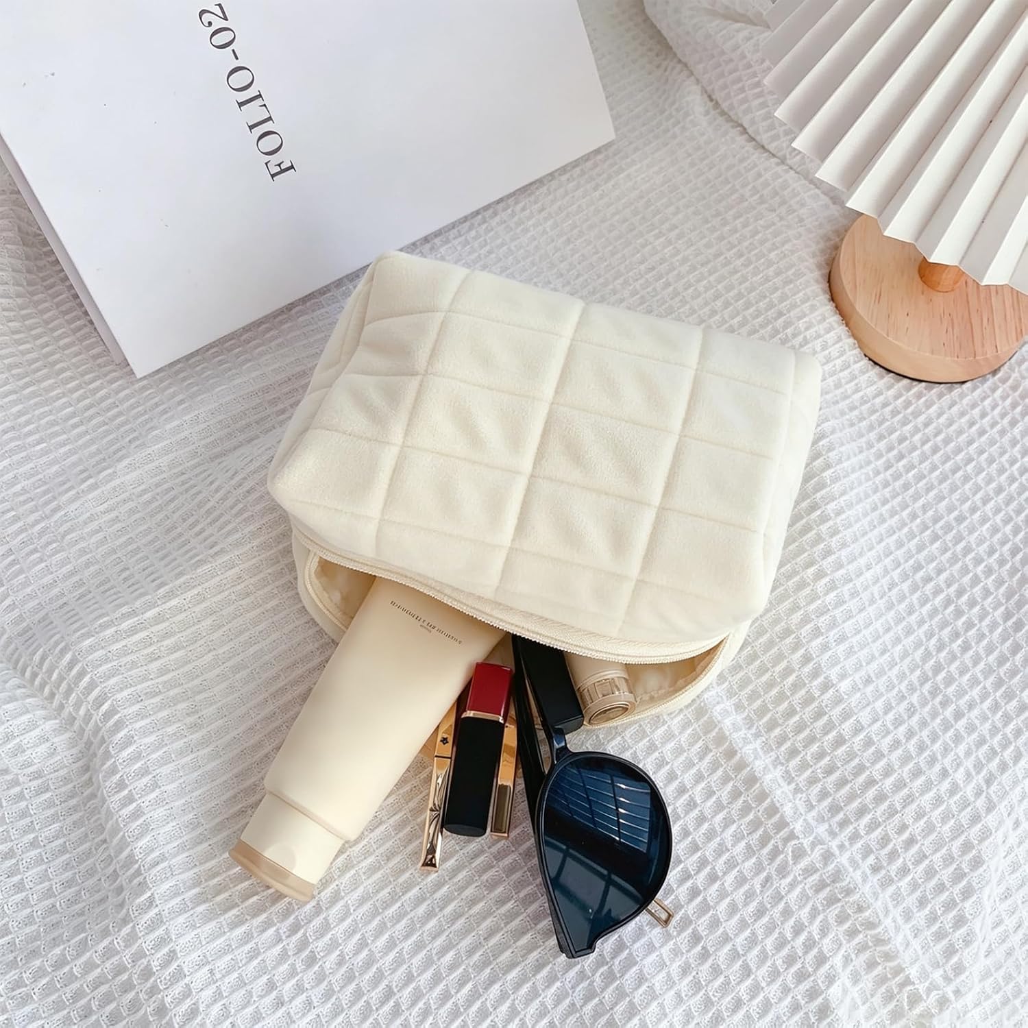 White Small Makeup Bags, Large Capacity Makeup Brush Storage Bags, Travel Toiletry Bag Storage Bag image 3