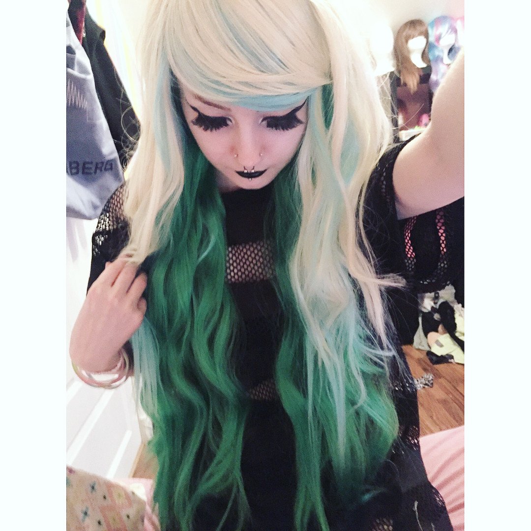 ANESHE Gradient Cosplay Anime Wigs Long Curly Harajuku Lolita Style Costume Wigs for Women (Light Blonde/Green) - Image 2