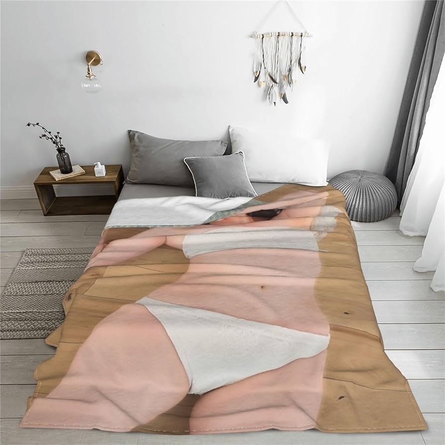 Amazon｜korkus 芦田愛菜 ブランケット フランネルブランケット 写真