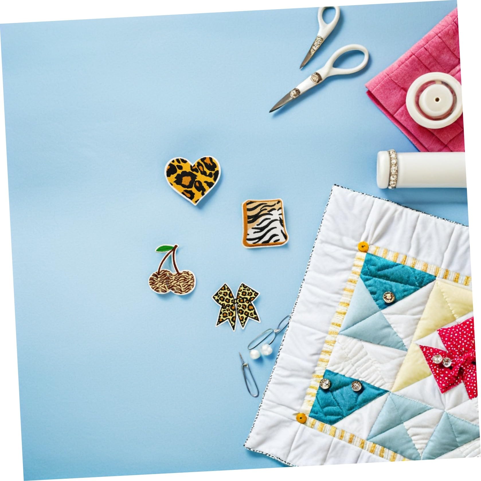 28 Parches Termoadhesivos Estampado de Leopardo, Apliques Bordados de Tela, 28 Piezas para Ropa, Chaquetas, Mochilas y Reparación, Accesorios Decorativos para Disfraces