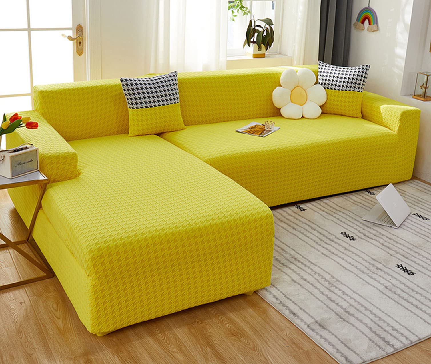 Funda para sofá chaise longue amarilla para proteger salones modernos con niños