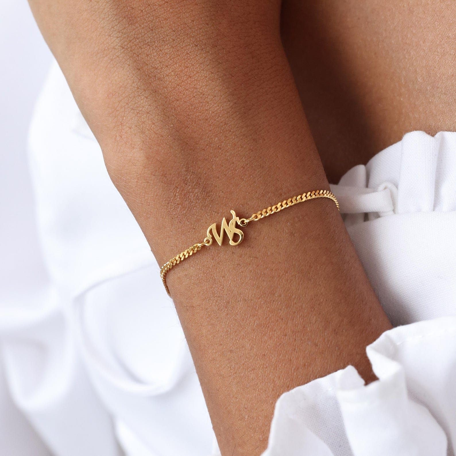 Pulsera con piedra de nacimiento y inicial en plata de ley 925