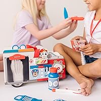 Vista 2 de Melissa & Doug PAW Patrol Botiquín de Rescate de Madera EMT de Marshall (14 piezas)
