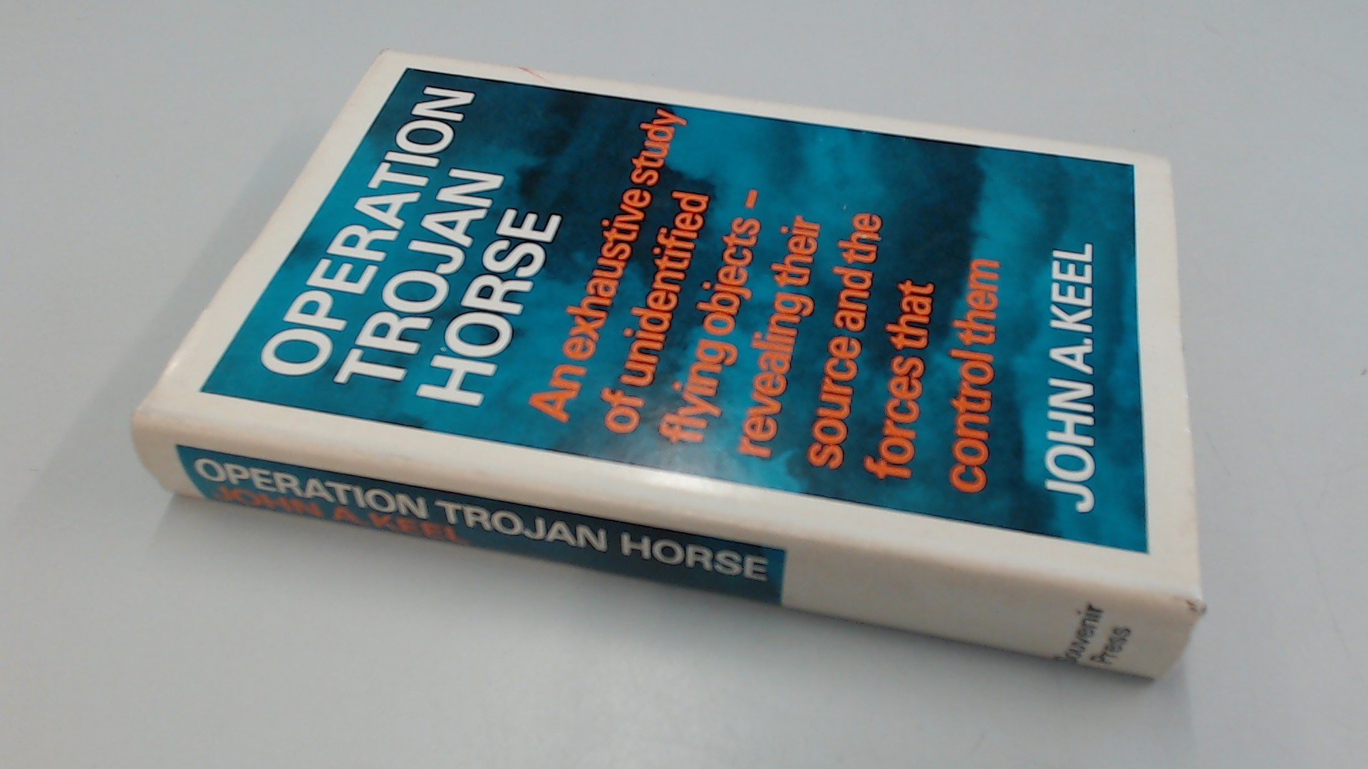 Buy Operation Trojan Horse: Exhaustive Study of Unidentified Flying Objects — BookShops.in