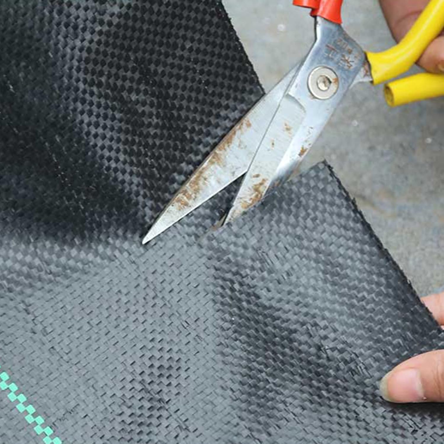 Weed Barrier Landscape Fabric, 3.2oz Heavy Duty Weed Block Gardening Mat Ground Cover for Commercial Greenhouse, Yard/Black / 1X100m