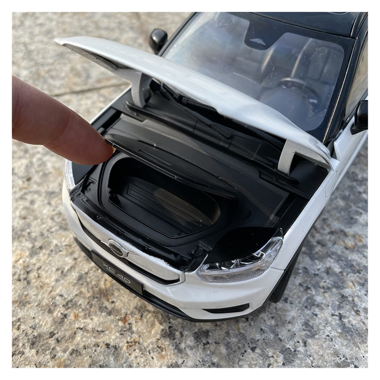 VOLVO XC40 1/18 ミニカー 1/18 ボルボ Volvo XC40 白 ホワイト SUV クロスカントリー 外車