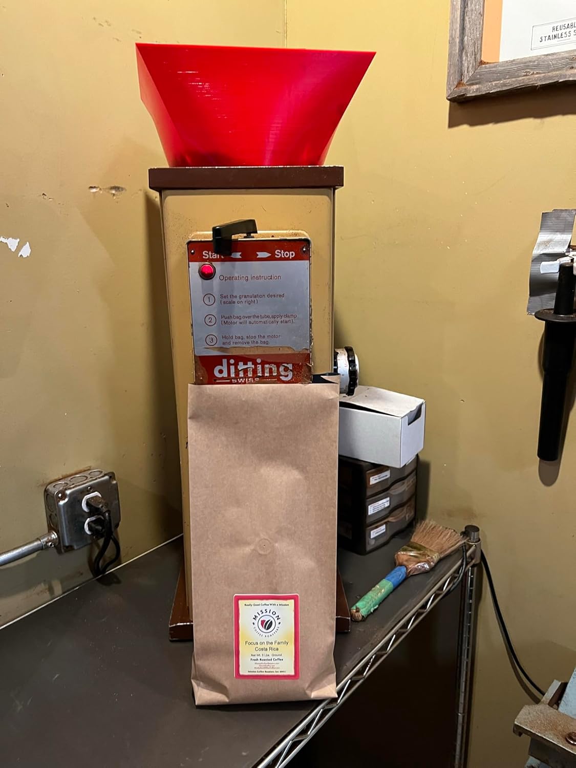 Bulk 5 pound expansion hopper compatible with Ditting 1203 and 1403 commercial coffee grinders. Funnel color is BLACK in this listing. Funnel only. Grinder not included.