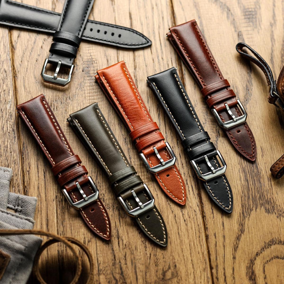 WatchGecko Tenby Classic Lederarmband aus gewachstem, geöltem Vollrindsleder mit Schnellverschlüssen. In schwarz, braun, bordeaux, grün und rot. Größen 20mm und 22mm