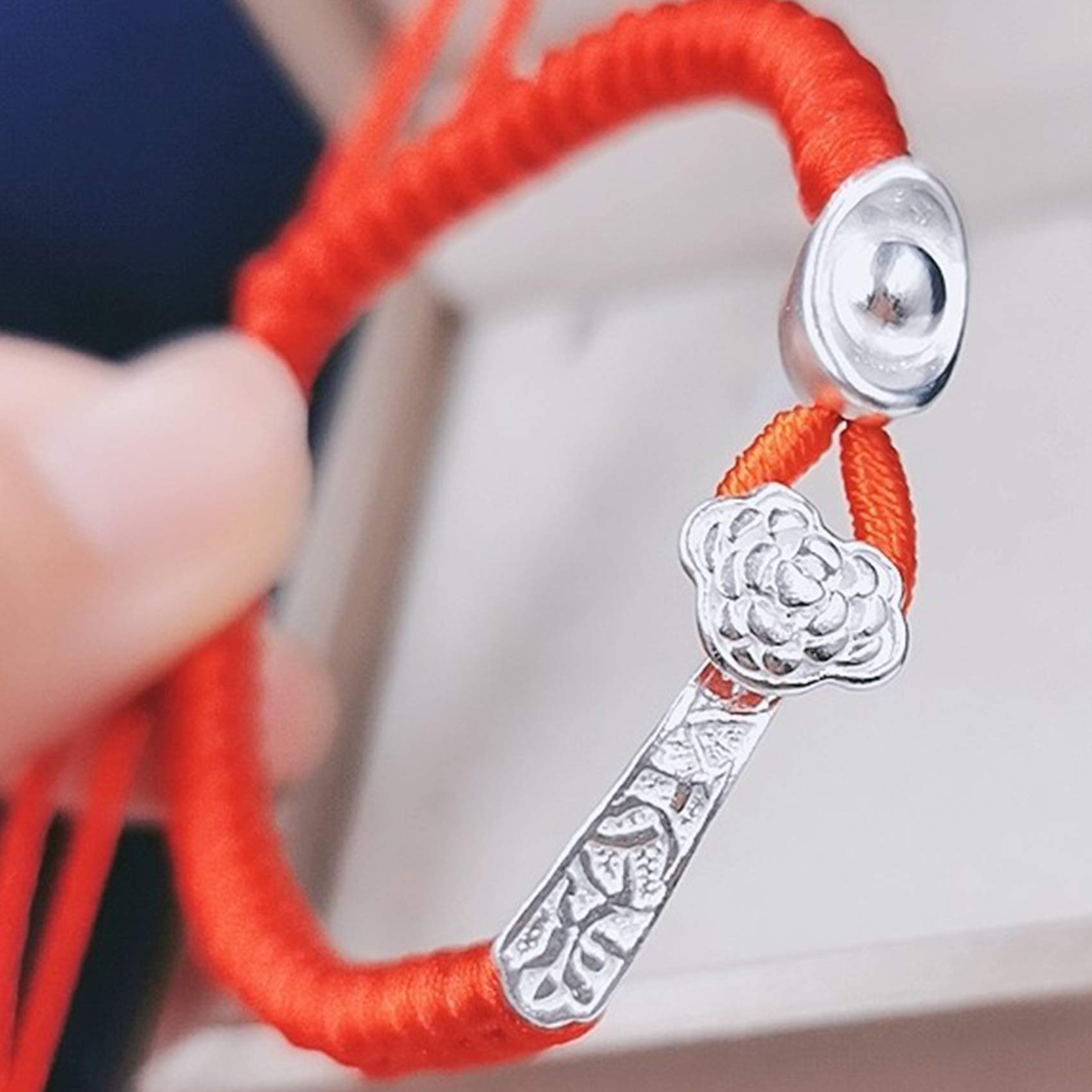 Pulsera de la Suerte, Pulsera Feng Shui, Riqueza, Colgante lingote Plata Ruyi, Hilo Rojo Tejido a Mano, Amuleto Estilo Retro Chino para Parejas, ajustab
