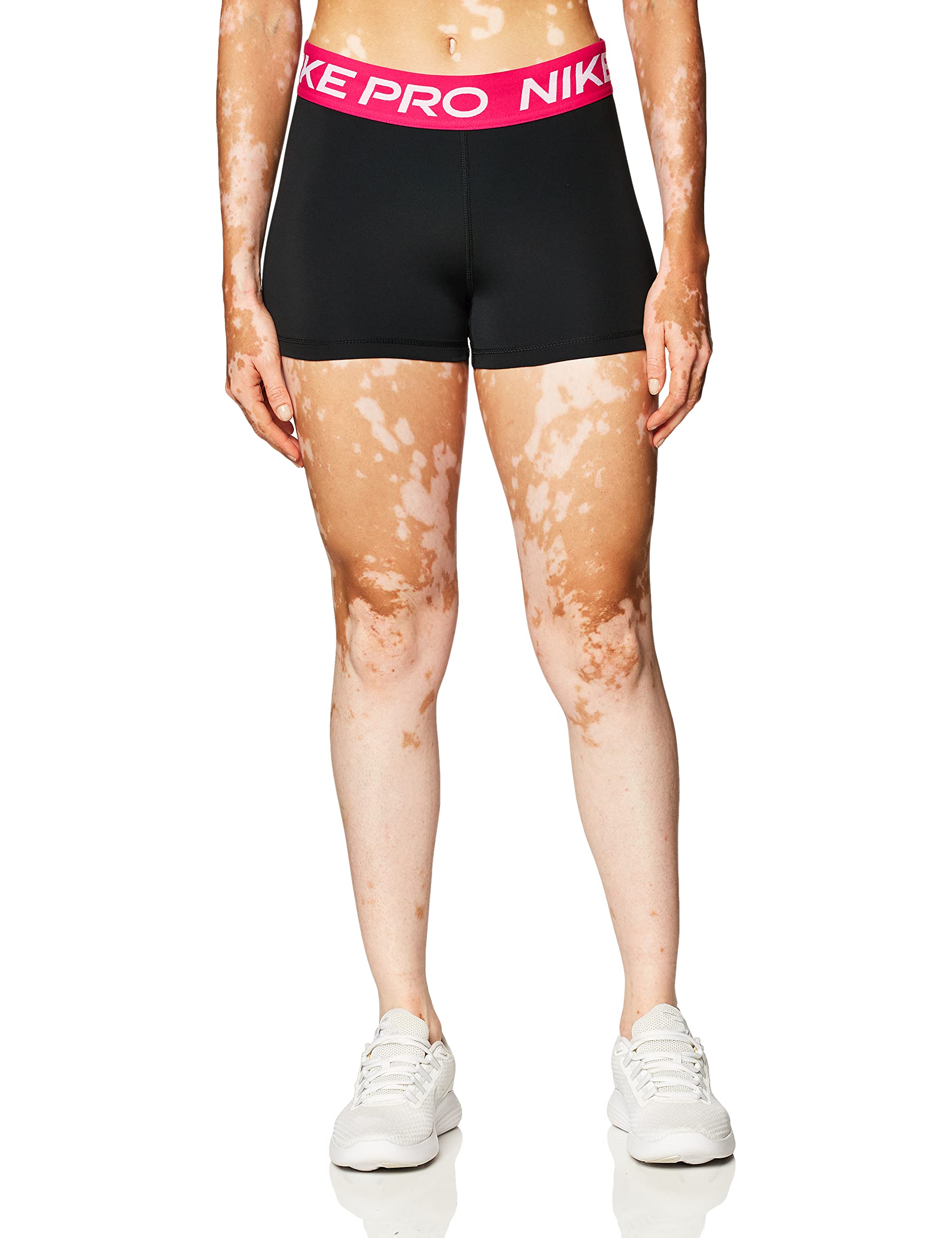 NIKE Women's Pro Shirt Studs