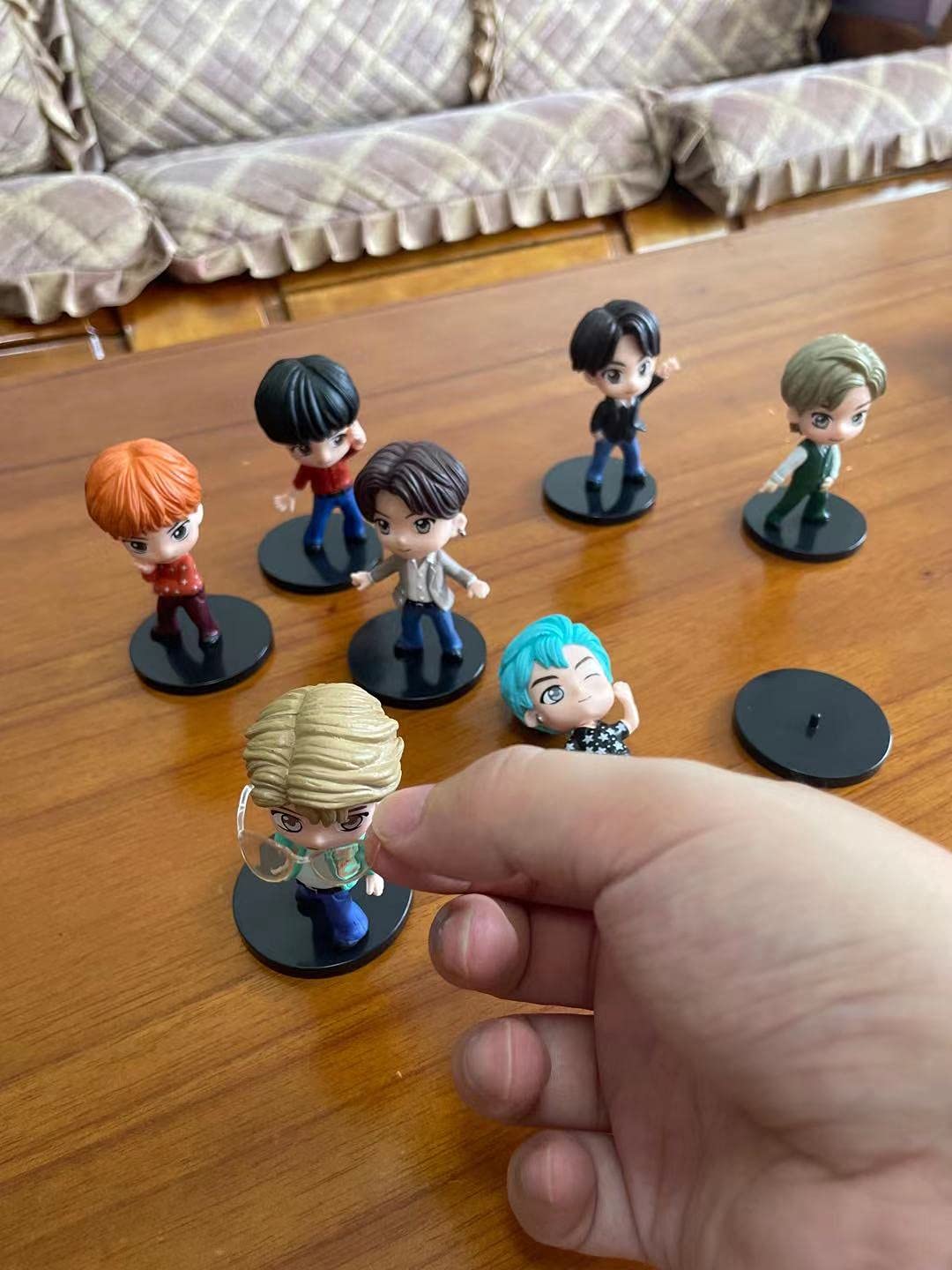 Amazon | 7PCSBTSフィギュアBTSミニドールドールデラックスフィギュア