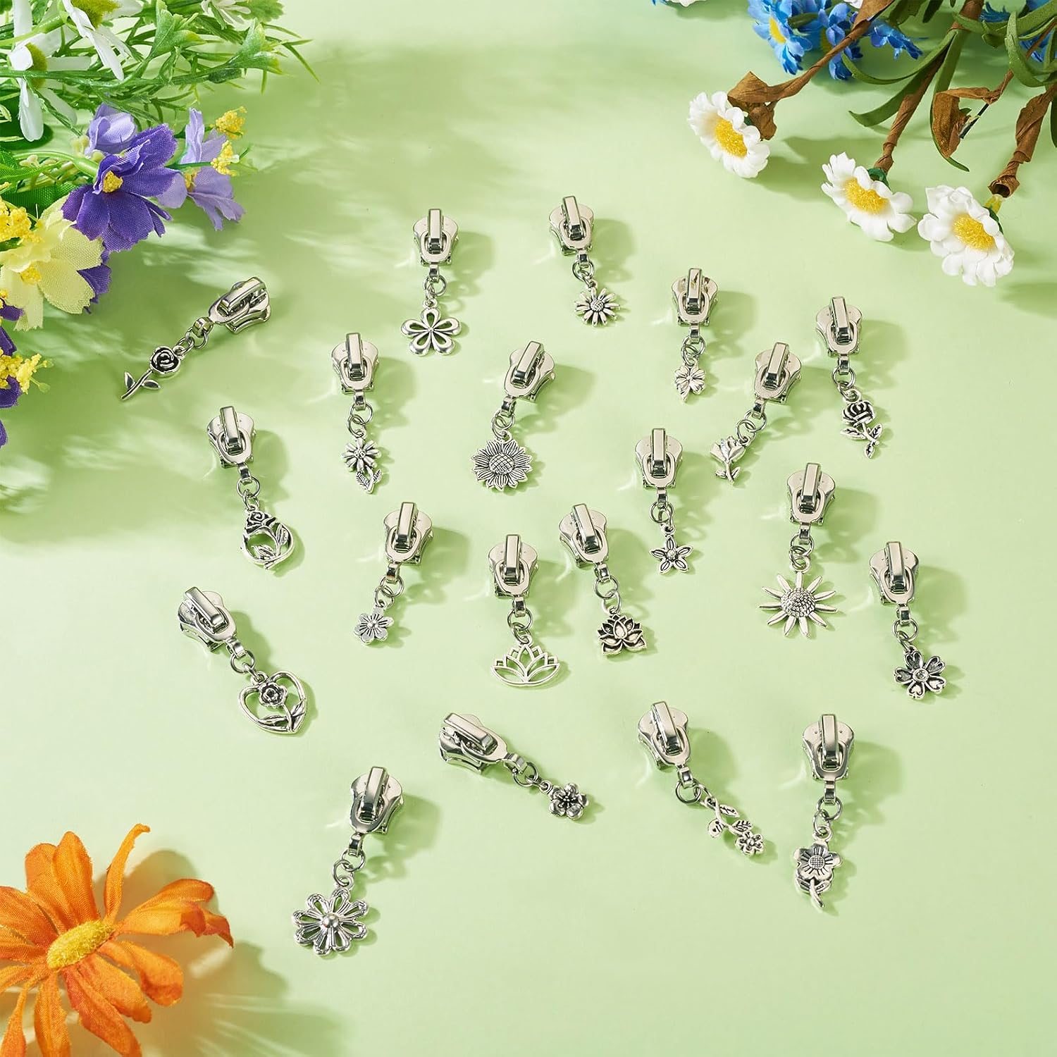 Cheriswelry 20pcs Flower Metal Zipper Pull Replacement Zippers Sliders for Jackets Handbags Backpacks Alloy Replacement Zipper Sliders for DIY Craft Bag Luggage Clothing Wallet Costume