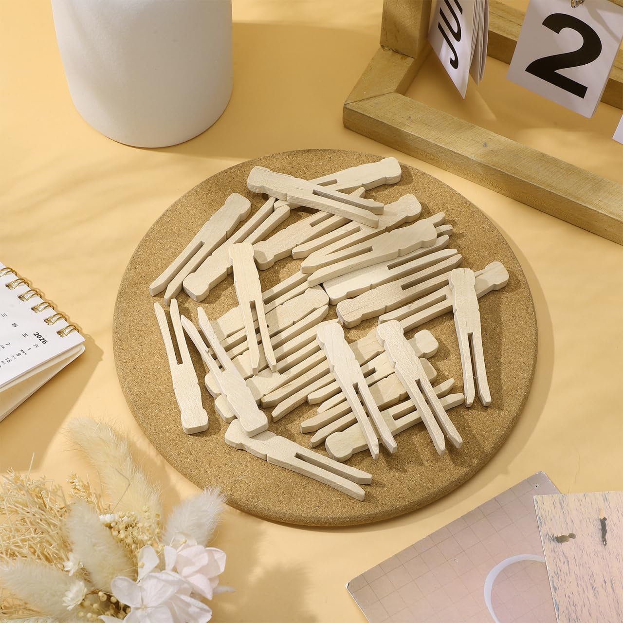 iplusmile 50 Pack Wooden Clothespins Classic Vintage Clothes Pins for Laundry Drying Clothesline Craft Projects Photo Display Home Organization Round No-Spring Pegs 2.55 in
