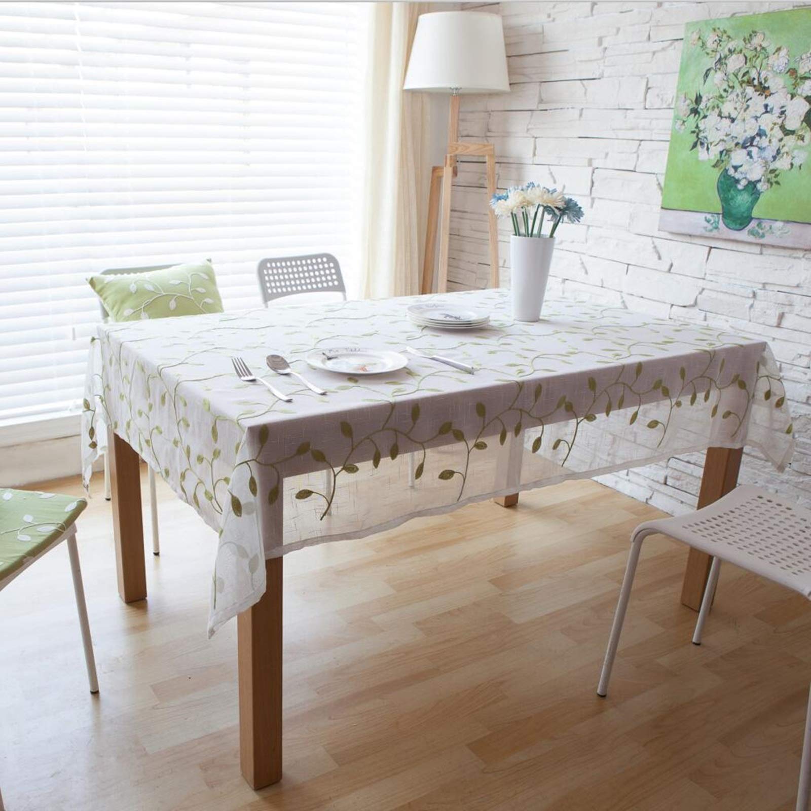 Nappe lin coton broderie pour protéger table et masquer imperfections avec élégance