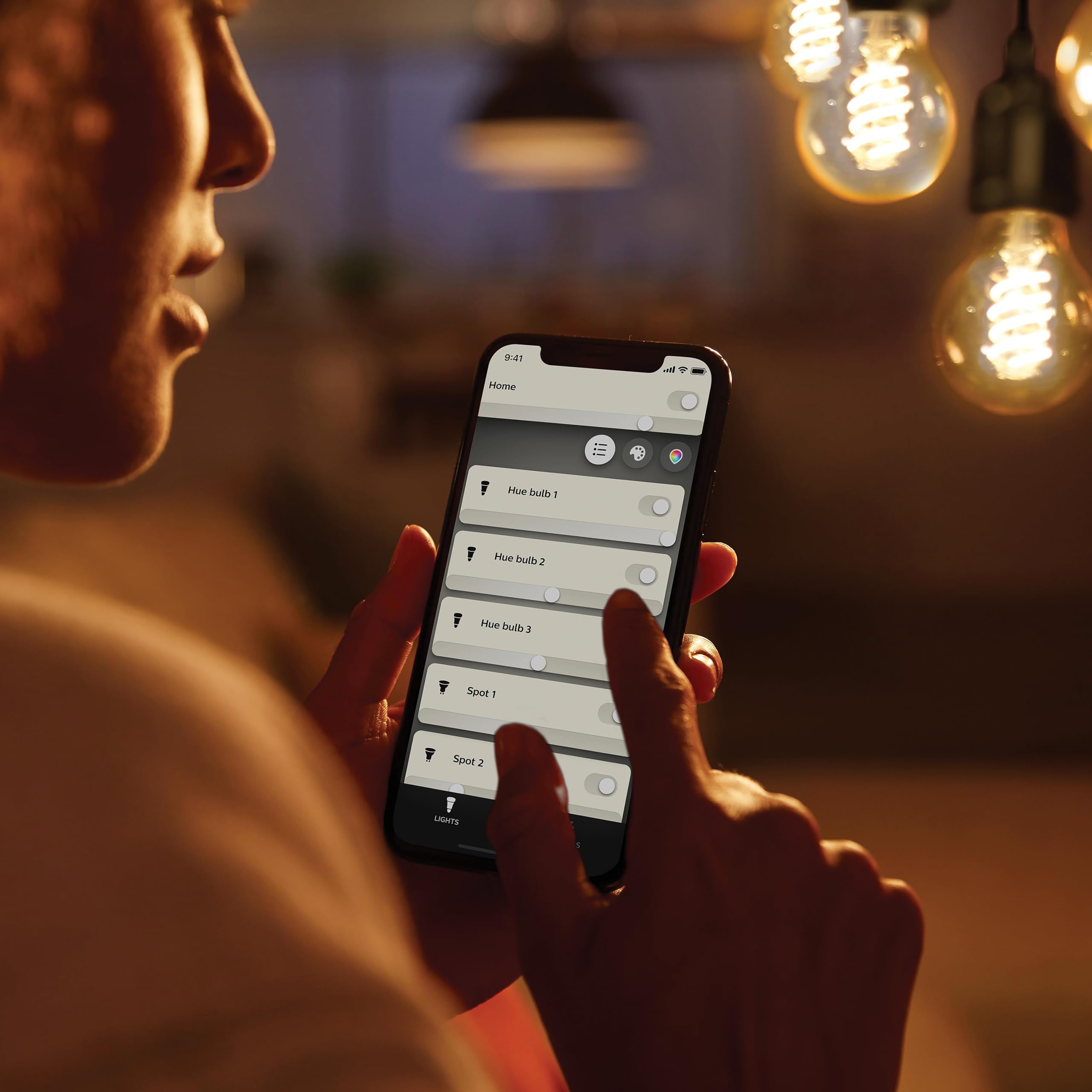 Philips Hue Vorteilspaket - E27 - mit 2 Filament Edison Glühbirnen Klein (ST64) - Warmweißes Licht - inkl. 1 Hue Dimmschalter - Hue White Filament