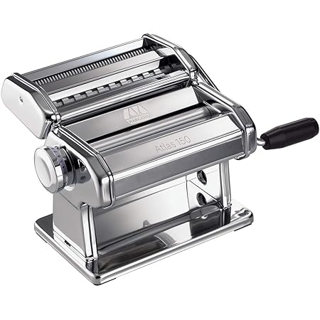 Amazon Com Marcato Atlas 150 Pasta Machine Made In Italy Includes Cutter Hand Crank And Instructions 150 Mm Stainless Steel Kitchen Dining