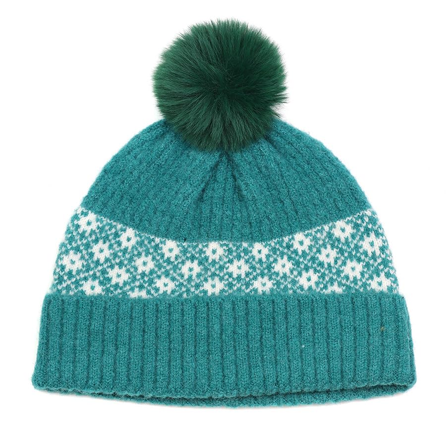 Bonnet à pompon tricoté en fil recyclé vert et blanc pour femme, douceur et finitions haut de gamme