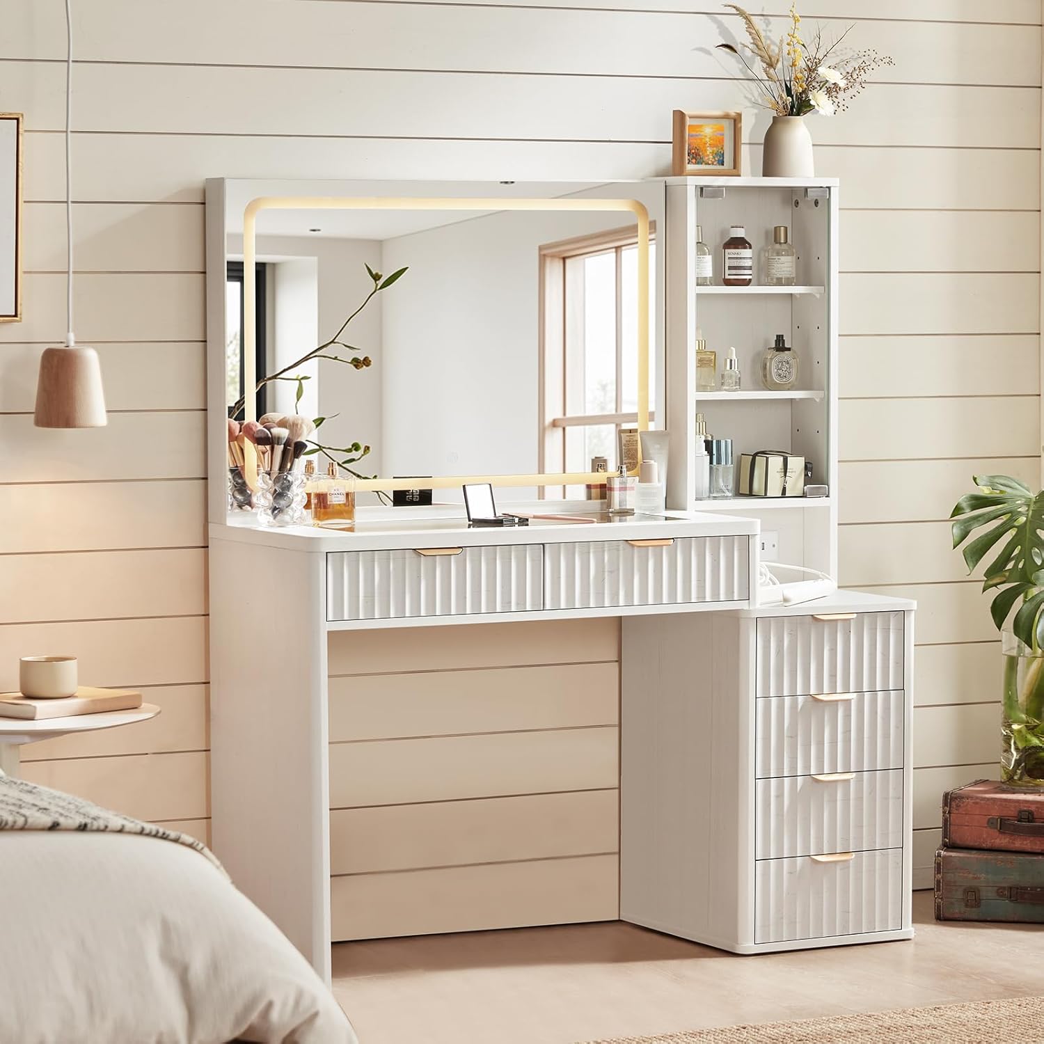 LEYAOYAO Vanity Mirror with Lights and Night Stand Sets, 43.5" Fluted Makeup Vanity with 6 Drawers and Power Outlet, 3 Drawers 23" End Side Table, Natural Wood Makeup Table Bedroom Furniture Set of 2