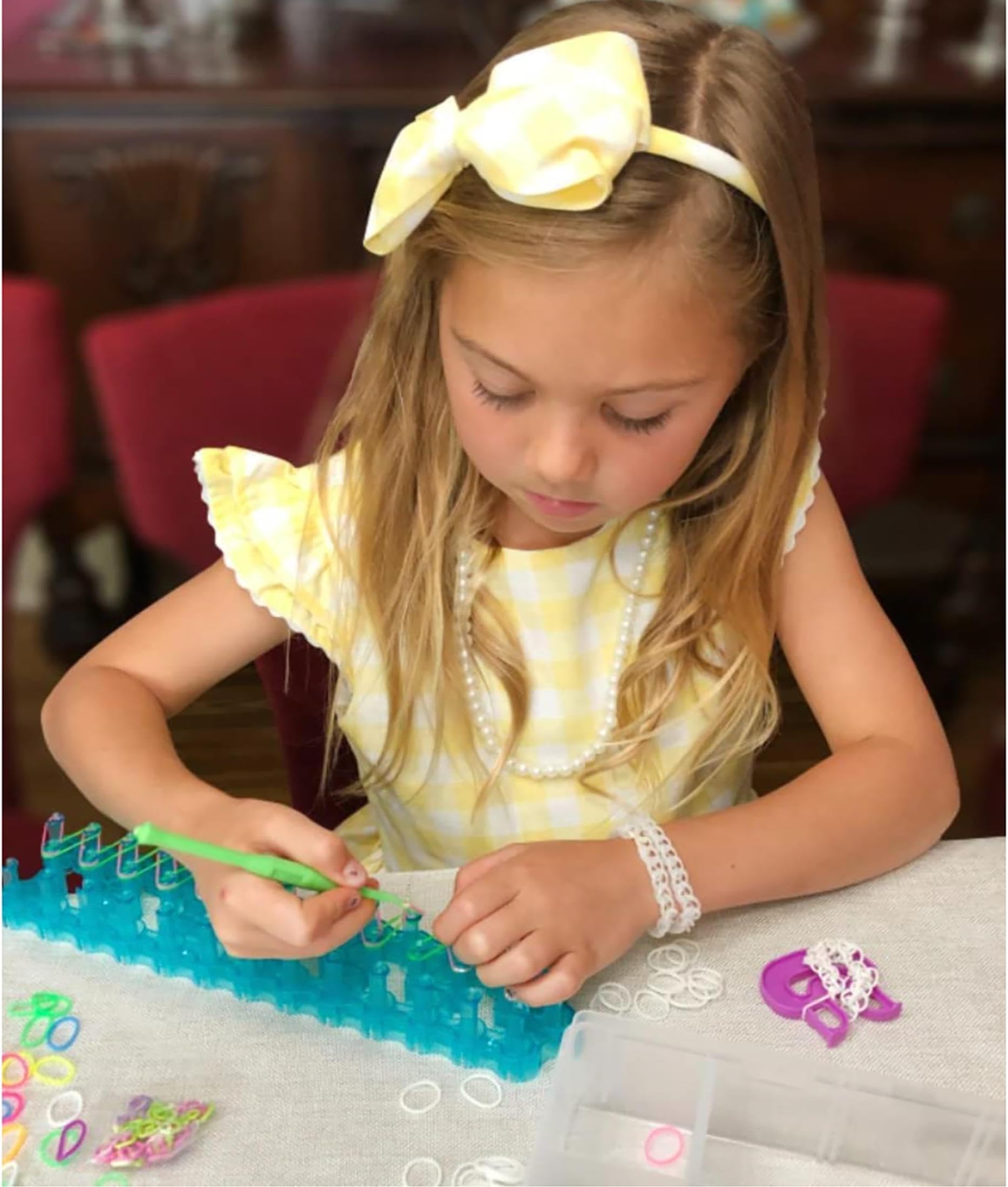 Rainbow Loom® Loomi-Pals Glow in The Dark Mega Combo Set Features 60 Cute Assorted LP Charms, The New RL2.0, Alpha & Pony Beads, 17 Colored Bands (2 Glow) All in a Carrying Case for Boys and Girls 7+