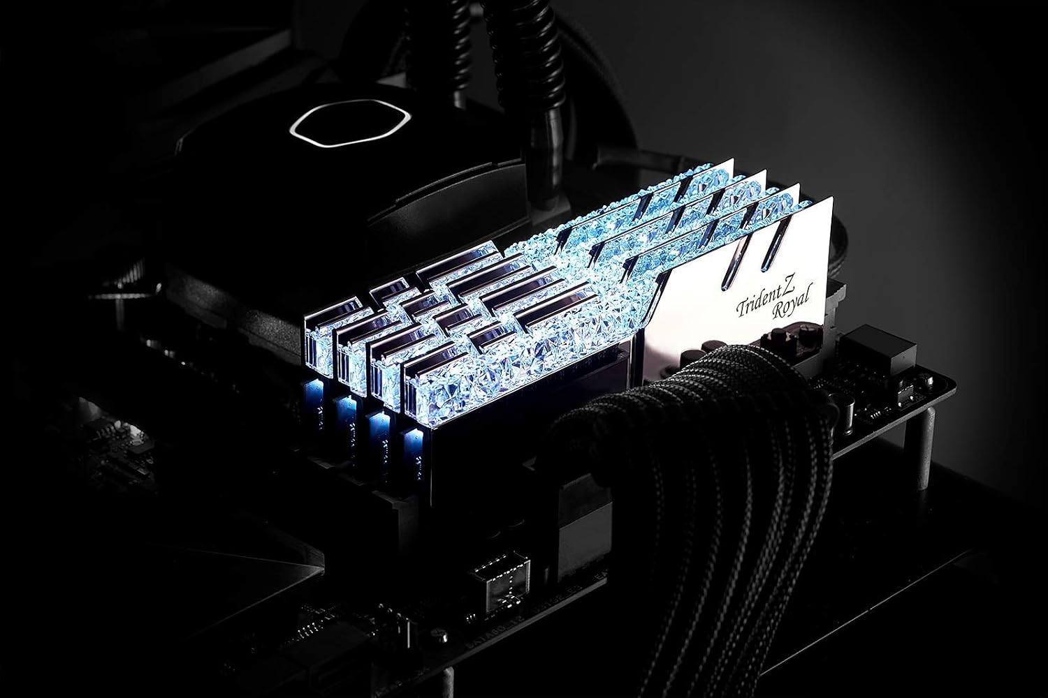 G.Skill Trident Z Royal Series [Silver] 32GB (2 x 16GB) 288-Pin SDRAM (PC4-25600) DDR4 3200 CL16-18-18-38 1.35V Dual Channel Desktop Memory Model F4-3200C16D-32GTRS