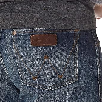 Wrangler Men's Retro Mid Rise Boot Cut Jean