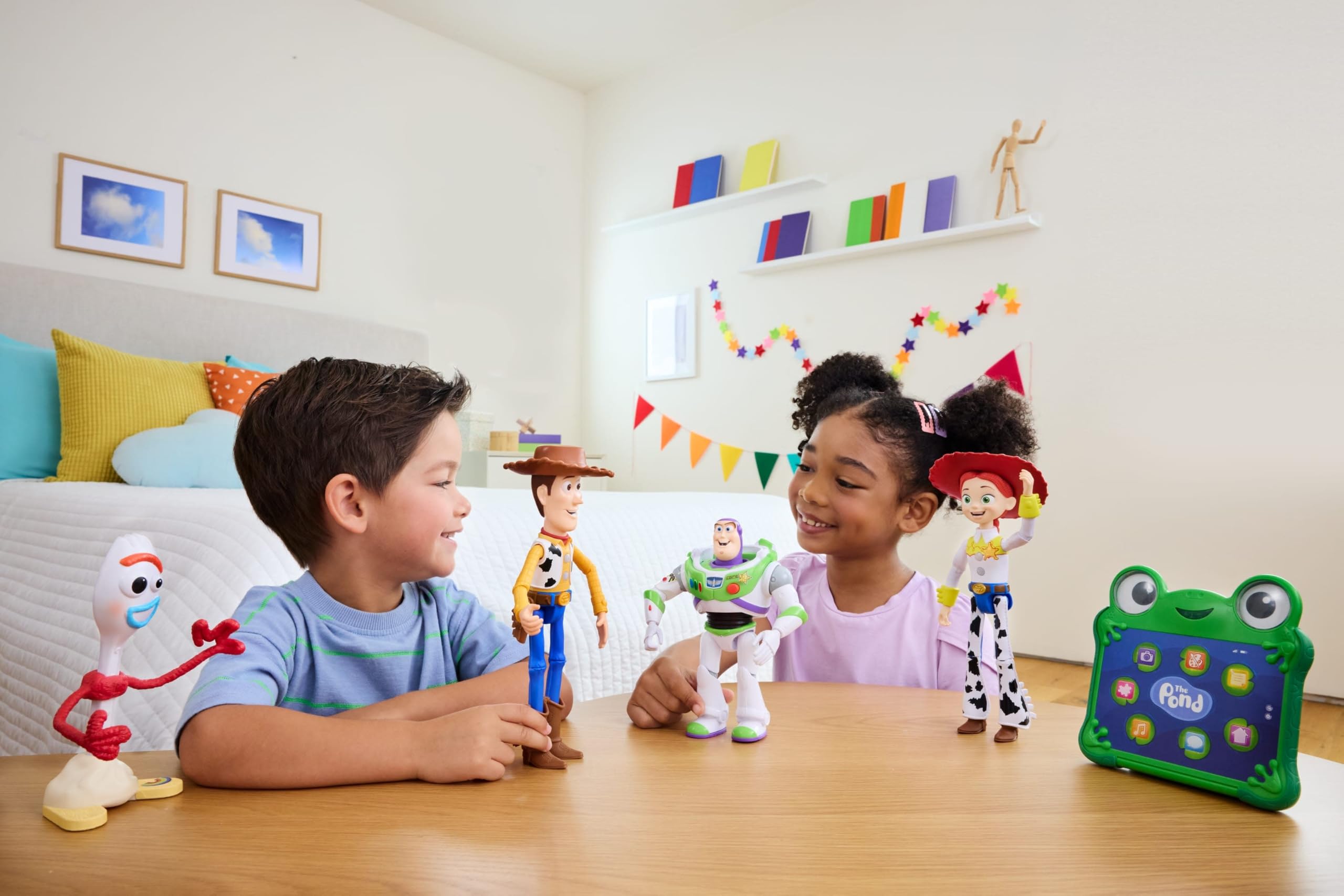 Mattel Disney y Pixar Toy Story 5 Interactables Buzz Lightyear 2