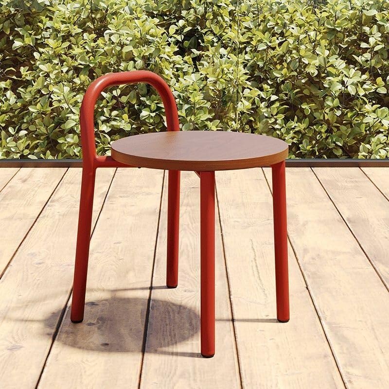 Chaise de salle à manger en métal au design durable et lignes épurées