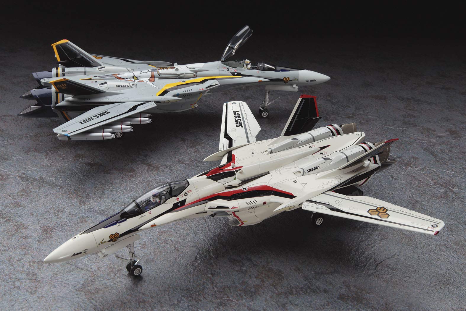 プラモデル完成機　1/72　VF-25F/S　SUPER MESSIAH 1/72 VF-25F/S スーパー メサイア “マクロスF” マクロスF