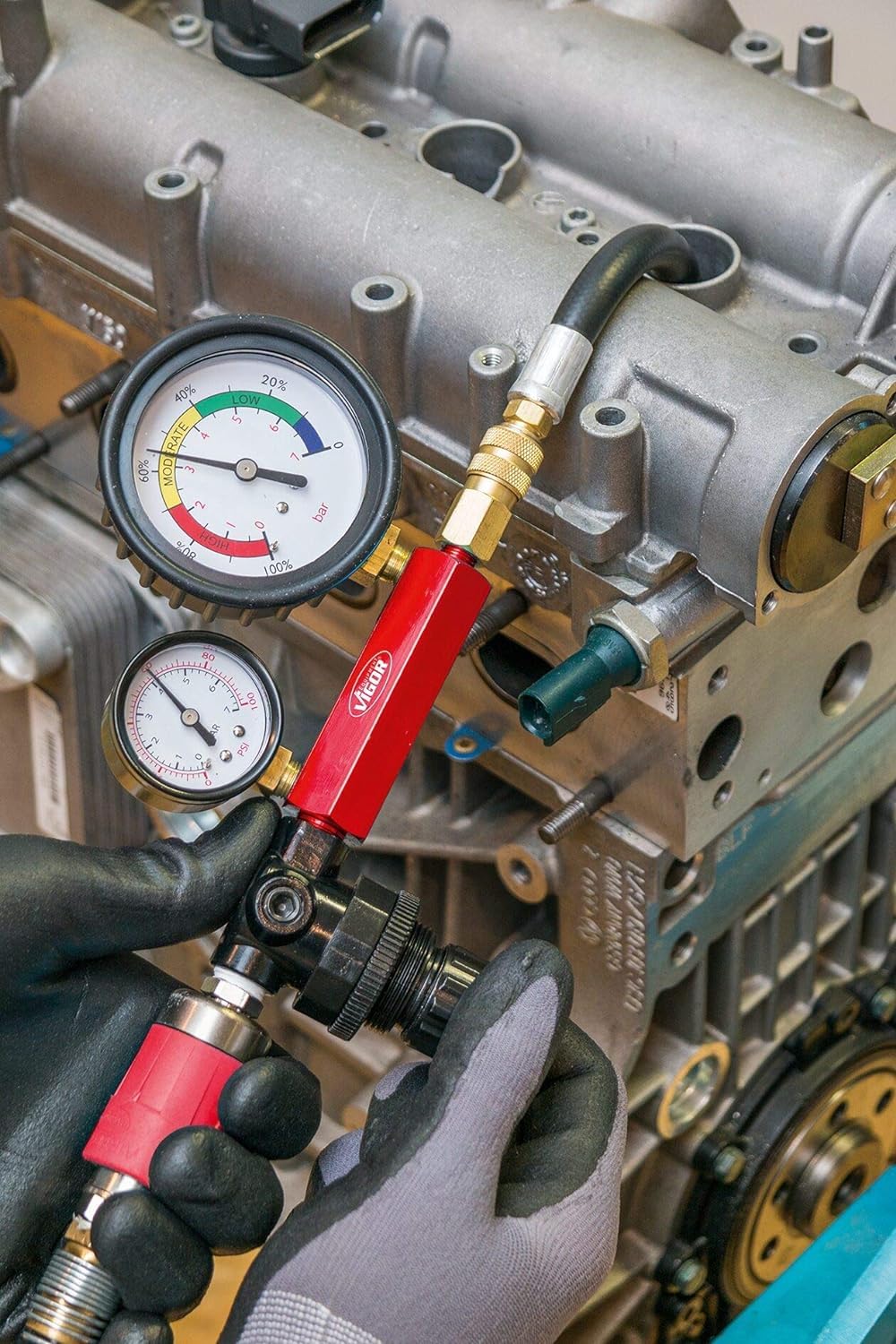 VIGOR compression and pressure loss tester set V4461, for diesel and petrol engines, professional testing of compression or pressure loss for most car, truck and other engines' motores | 4890 g, 48 piezas, para motores diésel y gasolina, adaptador de bují