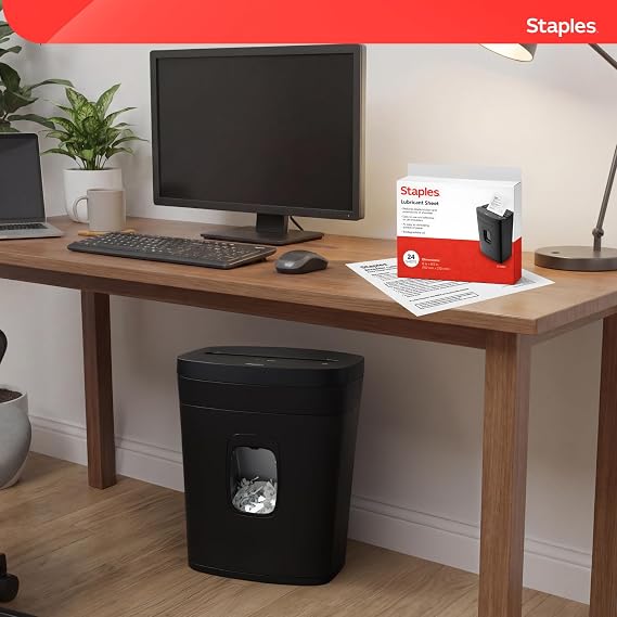Staples Shredder Lubricant Lubricating Sheets, Reduces Friction & Noise, Keeps Blades Sharp, Pack of 24
