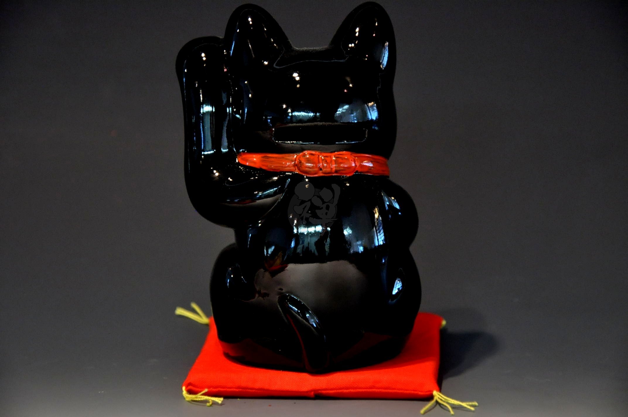 Buy Japanease Lucky Cat Tokoname Maneki Neko Black Left 95/85/130
