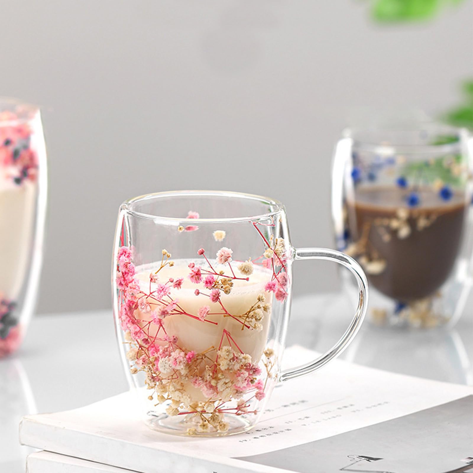 Kaffeetasse aus doppelwandigem Glas mit 3 getrockneten Blumen, isoliert mit Henkel, Teetasse aus Blumenglas, hitzebeständig, für Cappuccino und Latte Macchiato für Mama, Frau, Freu