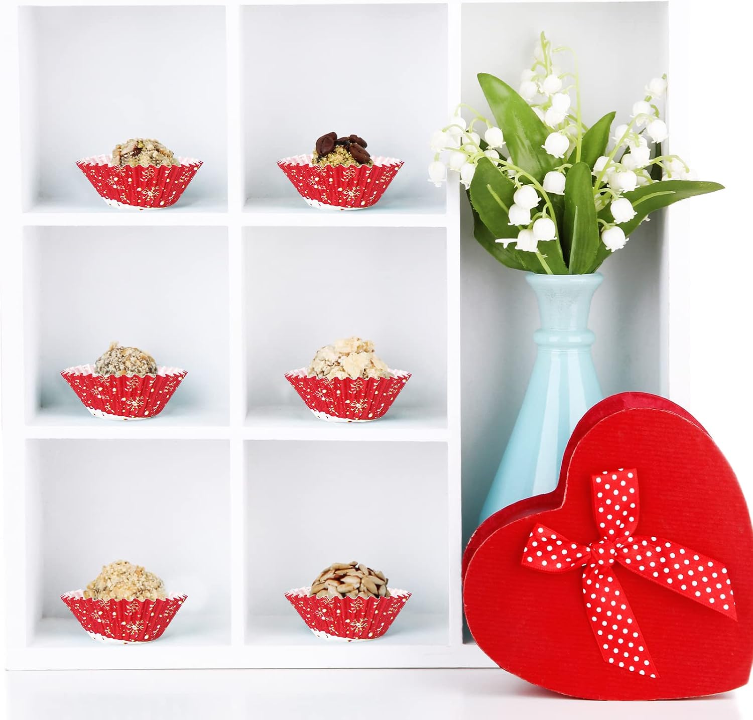 Gerrii 600 Pcs Christmas Candy Cups Paper Mini Baking Liners, Cute