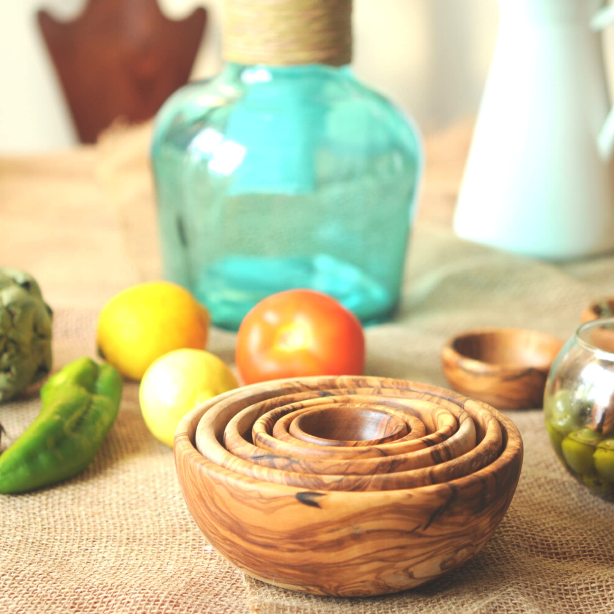 Amazon｜Hand Carved 6 Piece Olive Wood Nesting Bowls Set｜ボール