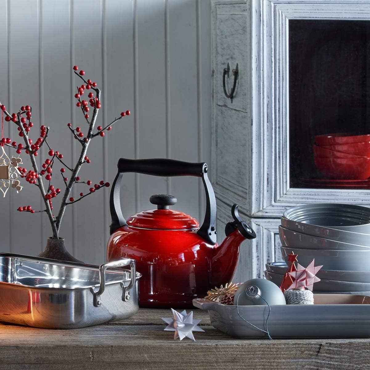 Le Creuset 2-1/5-Quart Brittany Teakettle, Red
