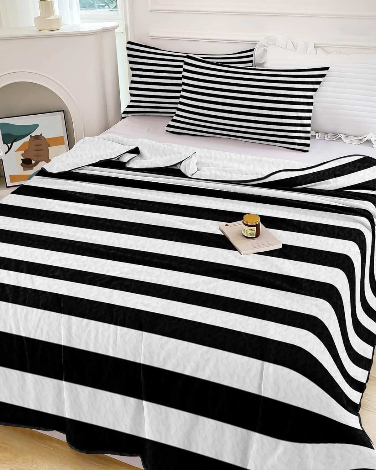 Full Size Quilt Set, Black White Stripes Lightweight Bedspread Coverlet Set Soft Microfiber Summer Quilt with 2 Pillow Shams, Modern Chic Lines 3 Piece Comforter Bedding Set