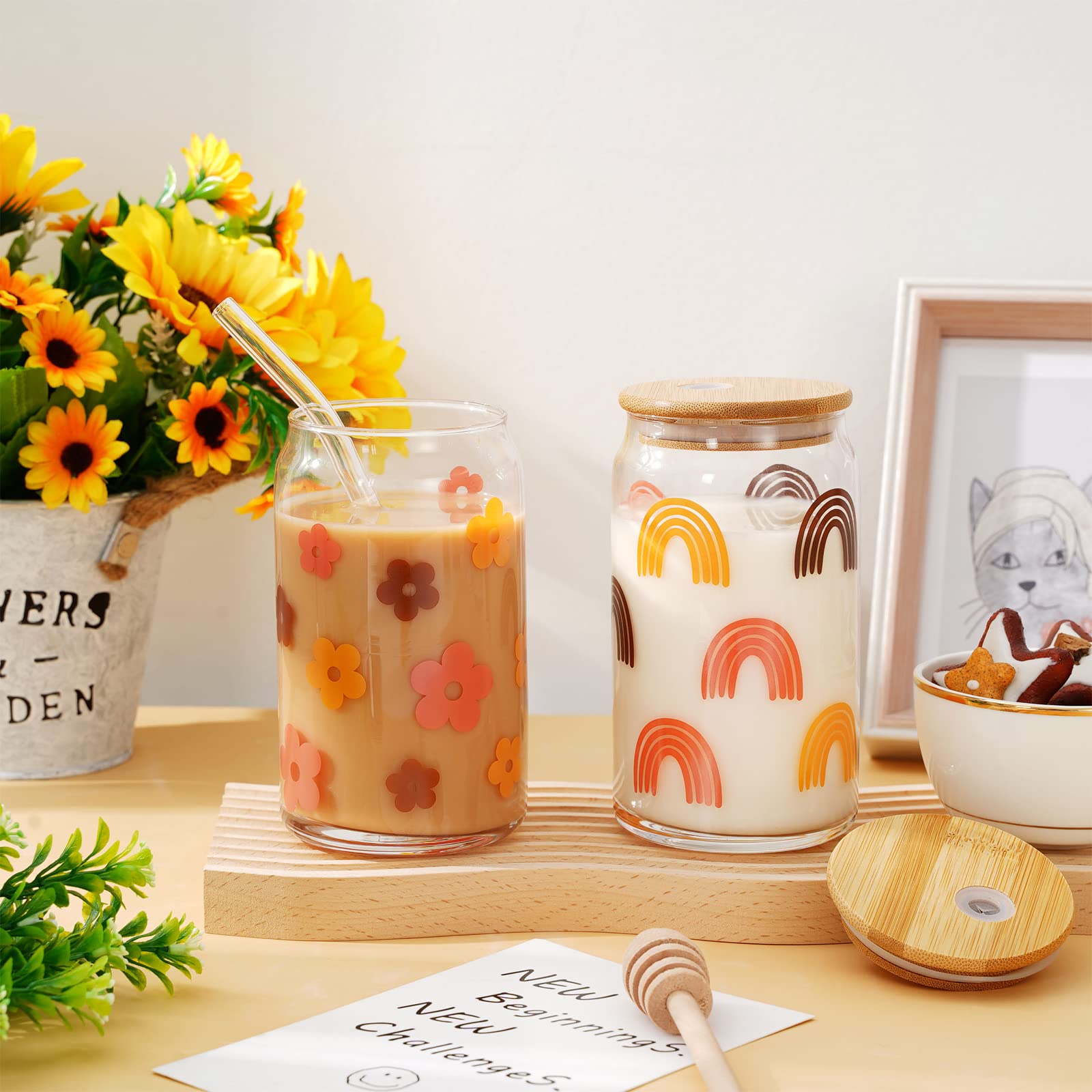Whaline 4 tazas de café helado bohemias con tapas de bambú y popotes, vasos retro de 16 onzas, vasos de beber con forma de lata de cerveza con cara de arco iris, taza de vidrio con forma de lata de