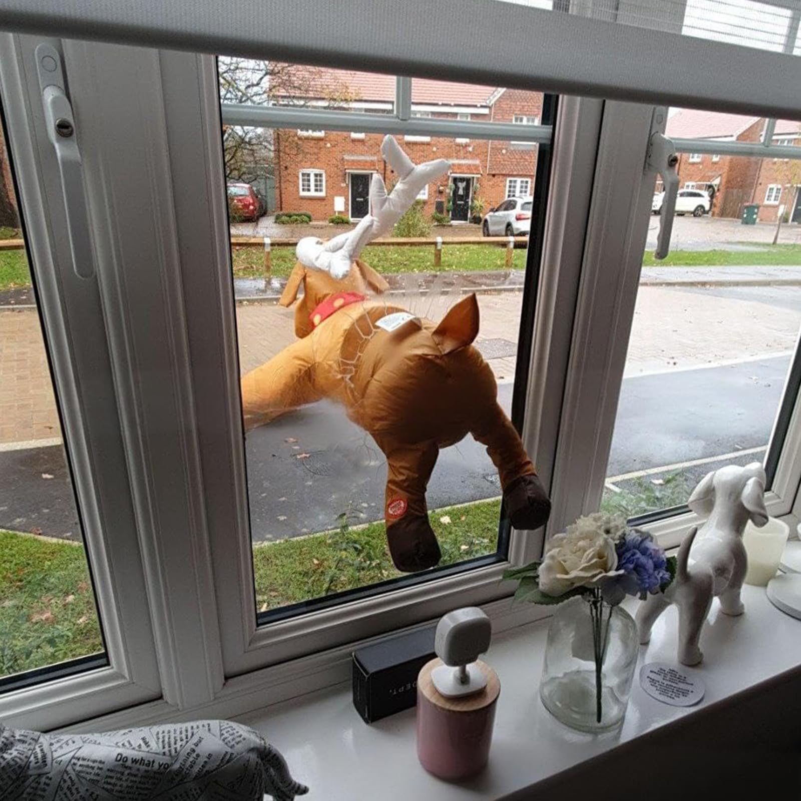 Crashing Santa & Reindeer – Animierte Weihnachtsdeko Mit Glasscherben-Aufkleber, Lustige Fensterdekoration, Interaktives Trittanimation-Set Crashing Santa Reindeer