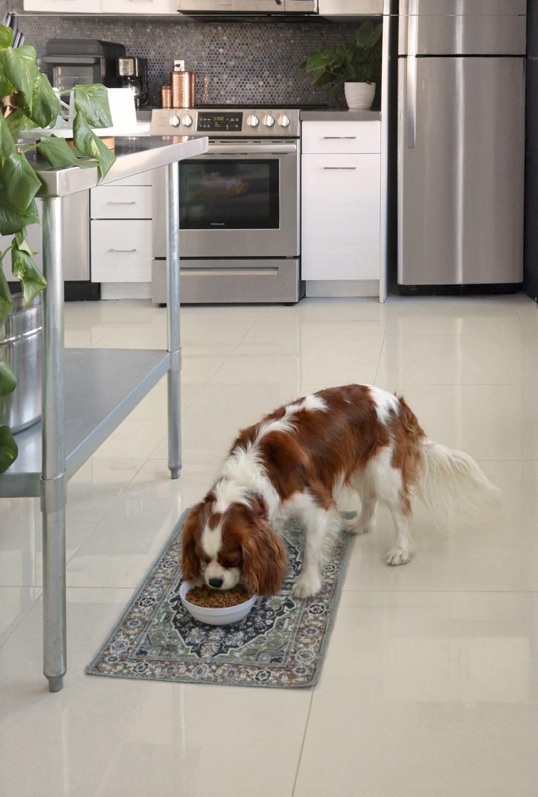 LOVEWAG Lot de 2 tapis d'alimentation imperméables pour animaux de compagnie – 40,6 x 61 cm – Tapis d'alimentation antidérapant et lavable en machine – Protège les sols et contient des déversements