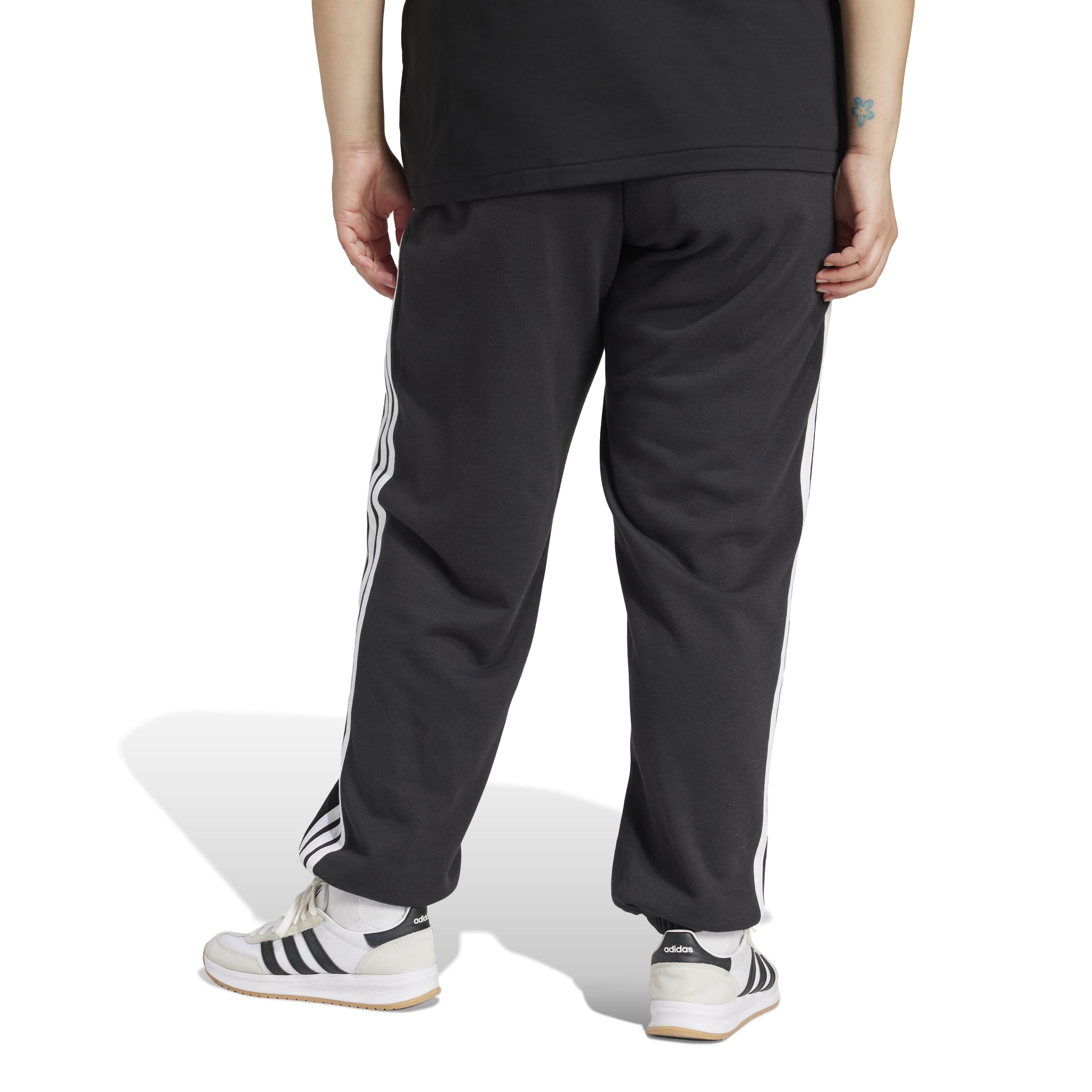 Adidas Damen Hose Essentials 3-Stripes French Terry Cuffed Pants (Plus Size)