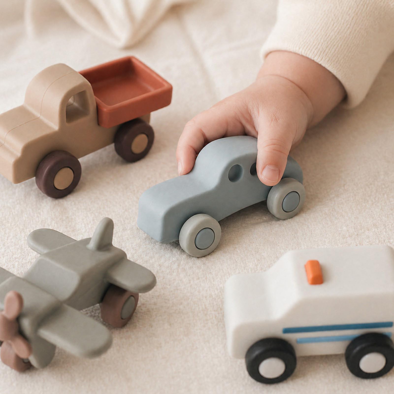 Von 4 Baby Beißspielzeug Auto Thema, Kauspielzeug, sicherer Silikon Beißring, Handgriff, Linderung von Zahnungsschmerzen für Kleinkinder und Kleinkinder