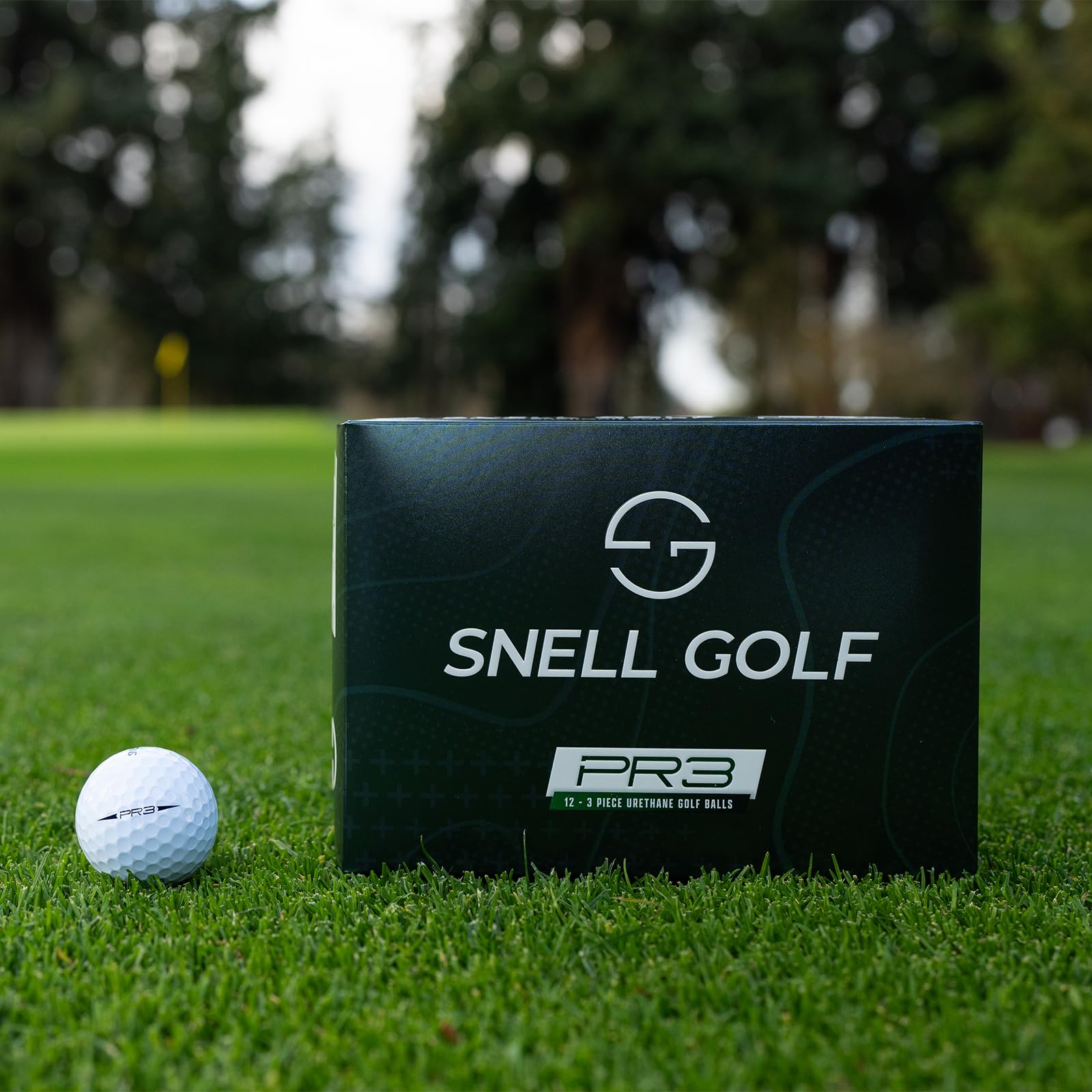 Snell Golf PR3 Pelotas de golf, cubierta de uretano de 3 piezas, tacto suave, giro medio, color blanco, 12 pelotas