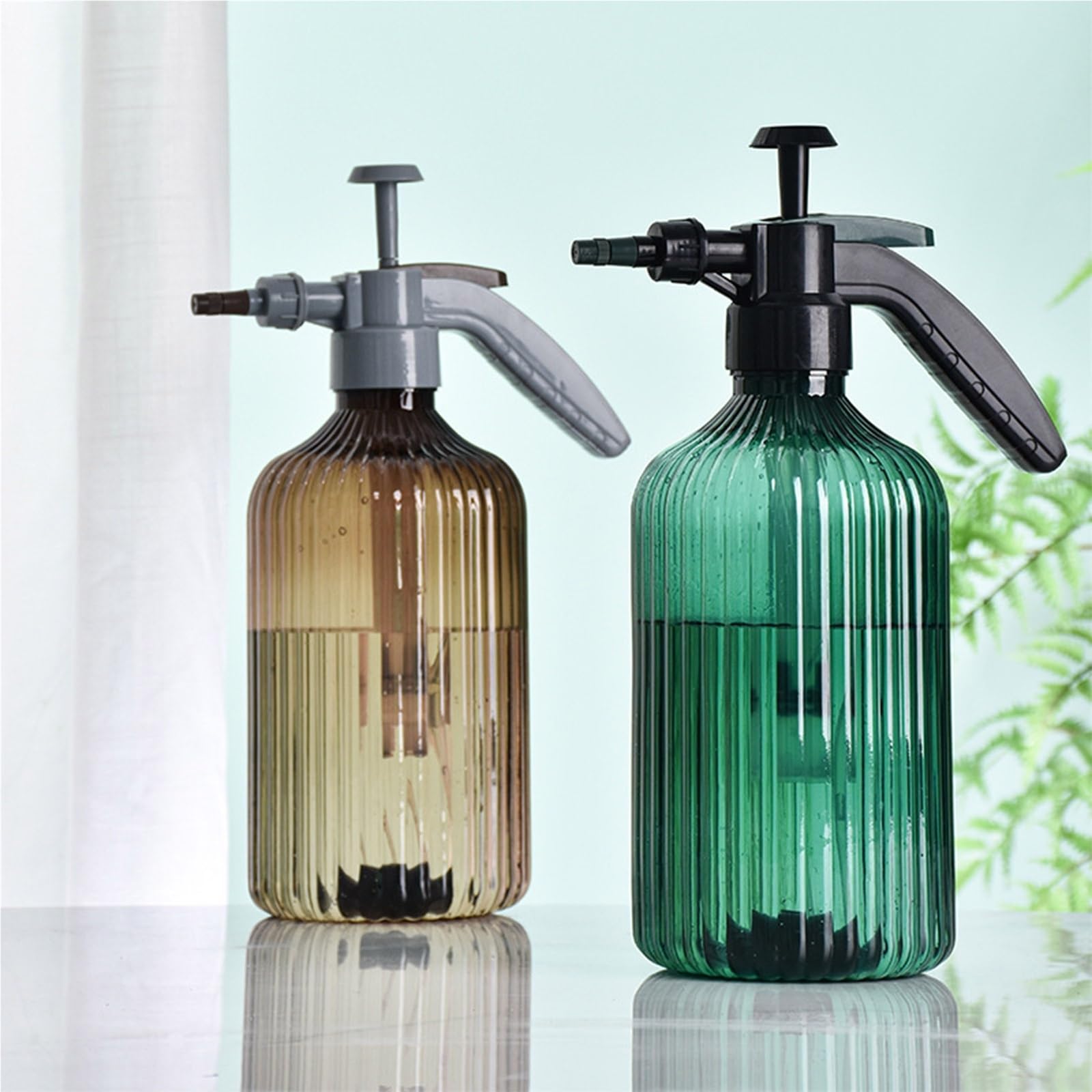 Leere Sprühflasche, 2 l tragbare Druck-Gartensprühflasche, Kessel for die Bewässerung von Pflanzen und Blumen, Druck-Gartengeräte-Zubehör(Brown)