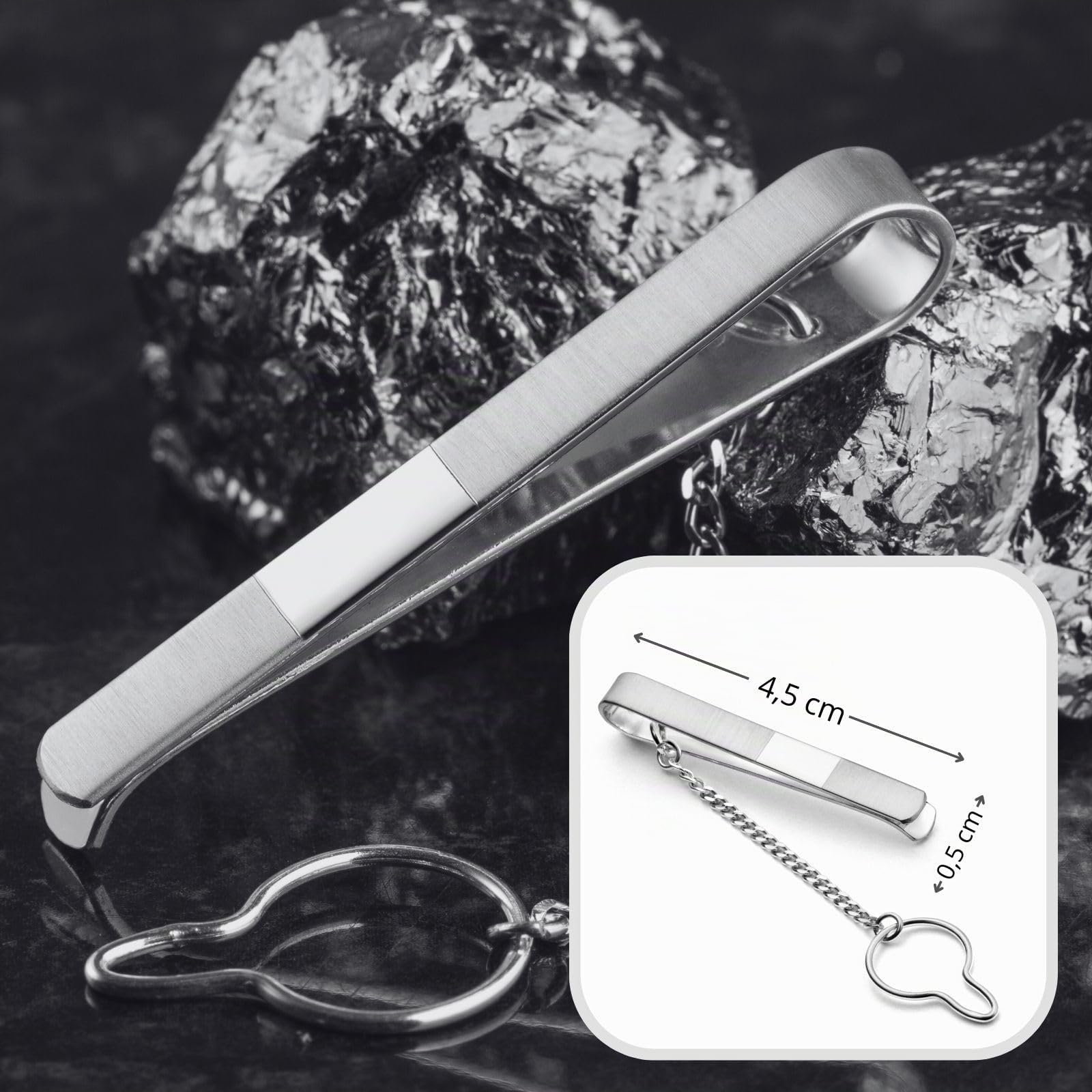 Cravatta Da Uomo In Argento 925 Con Striscia Lucida Per Un Look Raffinato
