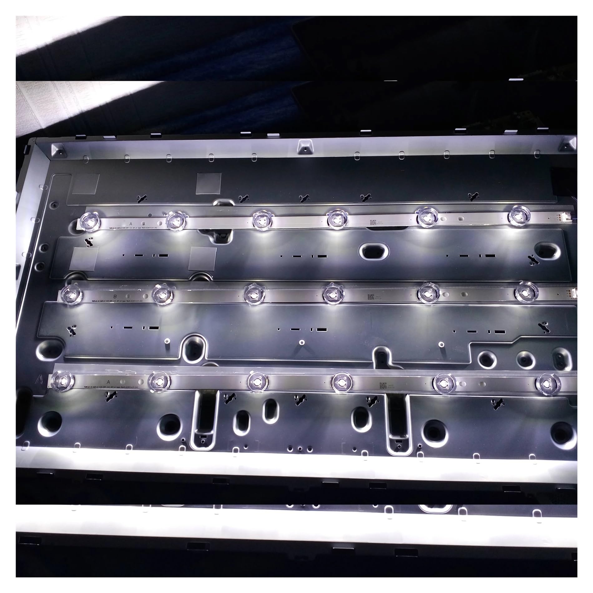 eufeifeiegds 5/10/20/60kits Hintergrundbeleuchtung Array LED Streifen Bar for 6916L-1980A 1981A 1703A 1704A 6920L-0419D 0418D 2100A 2101A 32LB 32LW 32LY(Original 60kits 32LB)