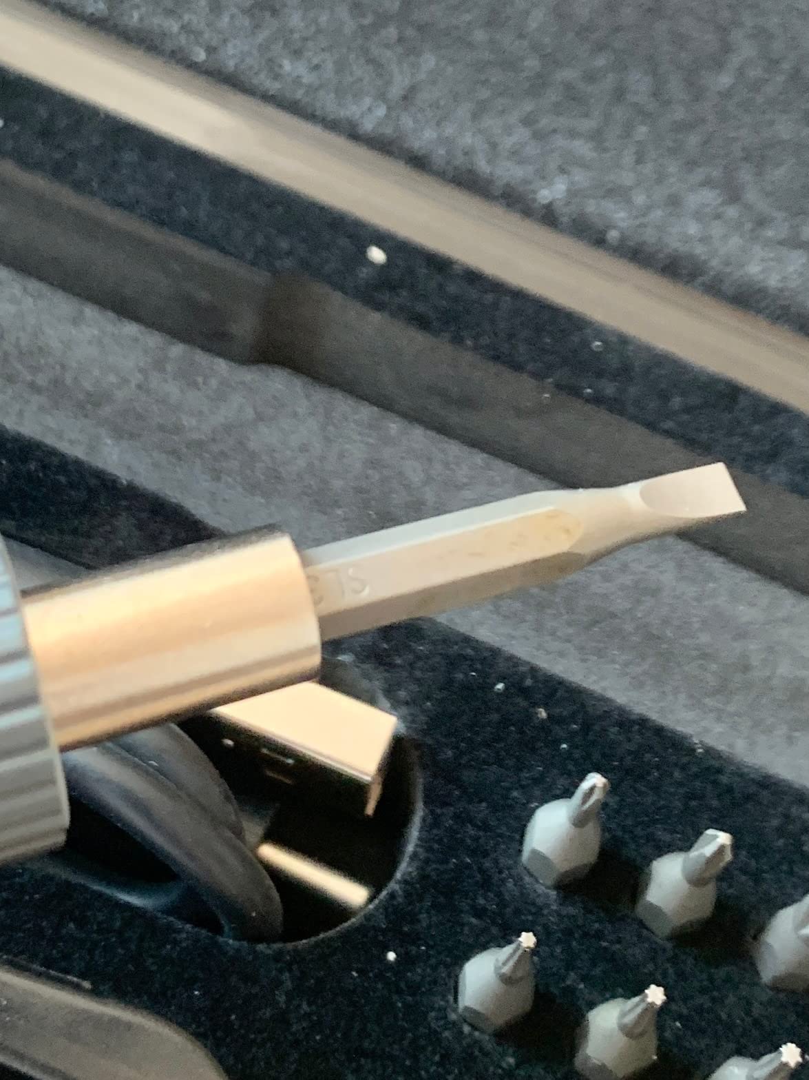 Xtool M1 Cacciavite Tripoint Y0.6mm Magnetico Per IPhone - Kit Di