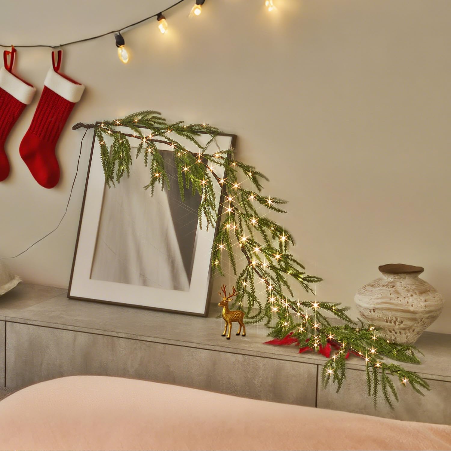 Fudios Beleuchtete Norfolk-Kiefergirlande mit Timer, Girlande mit Lichtern, 1,8 m, USB-betrieben und batteriebetrieben, 110 LED-Lichterkette für Kaminsims, Kamin, Weihnachtsdekoration