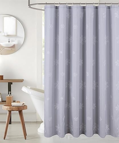 Serafina Home Cortina de ducha navideña navideña para baño diseño ornamental de copo de nieve rojo de tela elegante, diseño decorativo de impresión