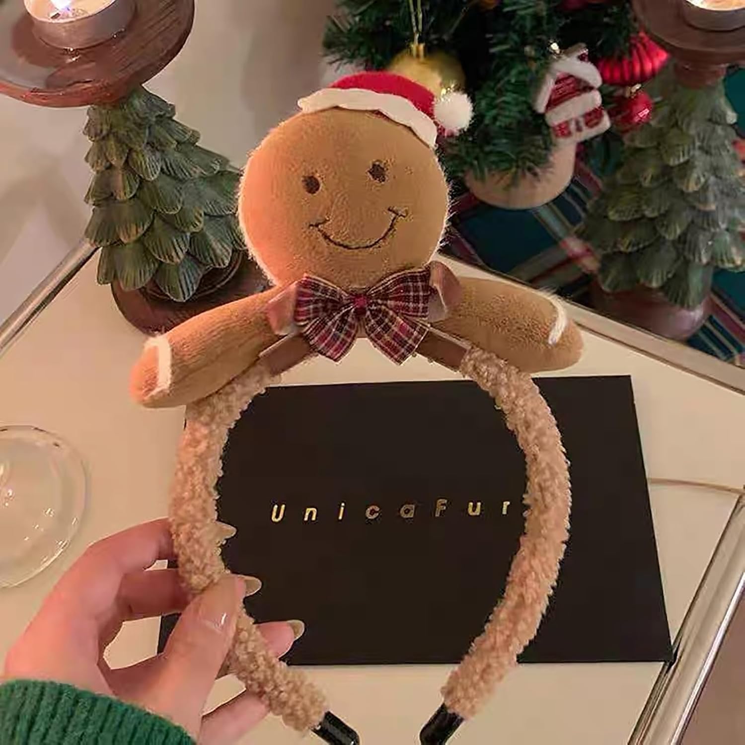Christmas Headband Funny Gingerbread Man Hairband Comfortable Plush Gingerbread Man Headbands for Women Girls Winter Xmas Holiday Hair Decorations New Year Party Headwear Festival Accessories1PCS