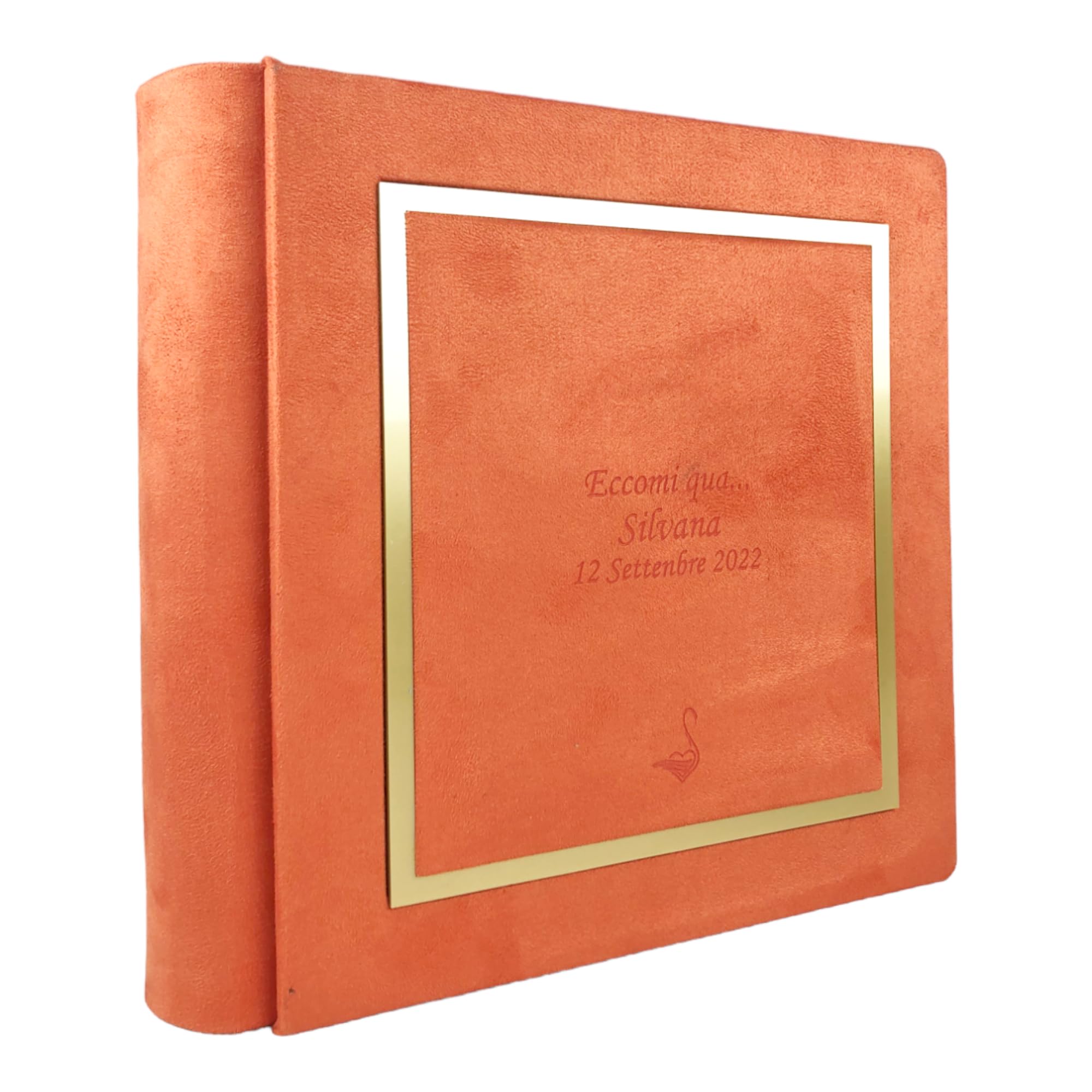 Album Fotografico Artigianale Elegante in Tessuto Alcantara, Personalizzabile con Incisione. Ideale per Matrimonio, Anniversario, Comunione, Battesimo, Tutti gli eventi (Arancio)